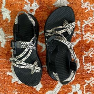 Chacos w/ Grey and White Straps 🤍